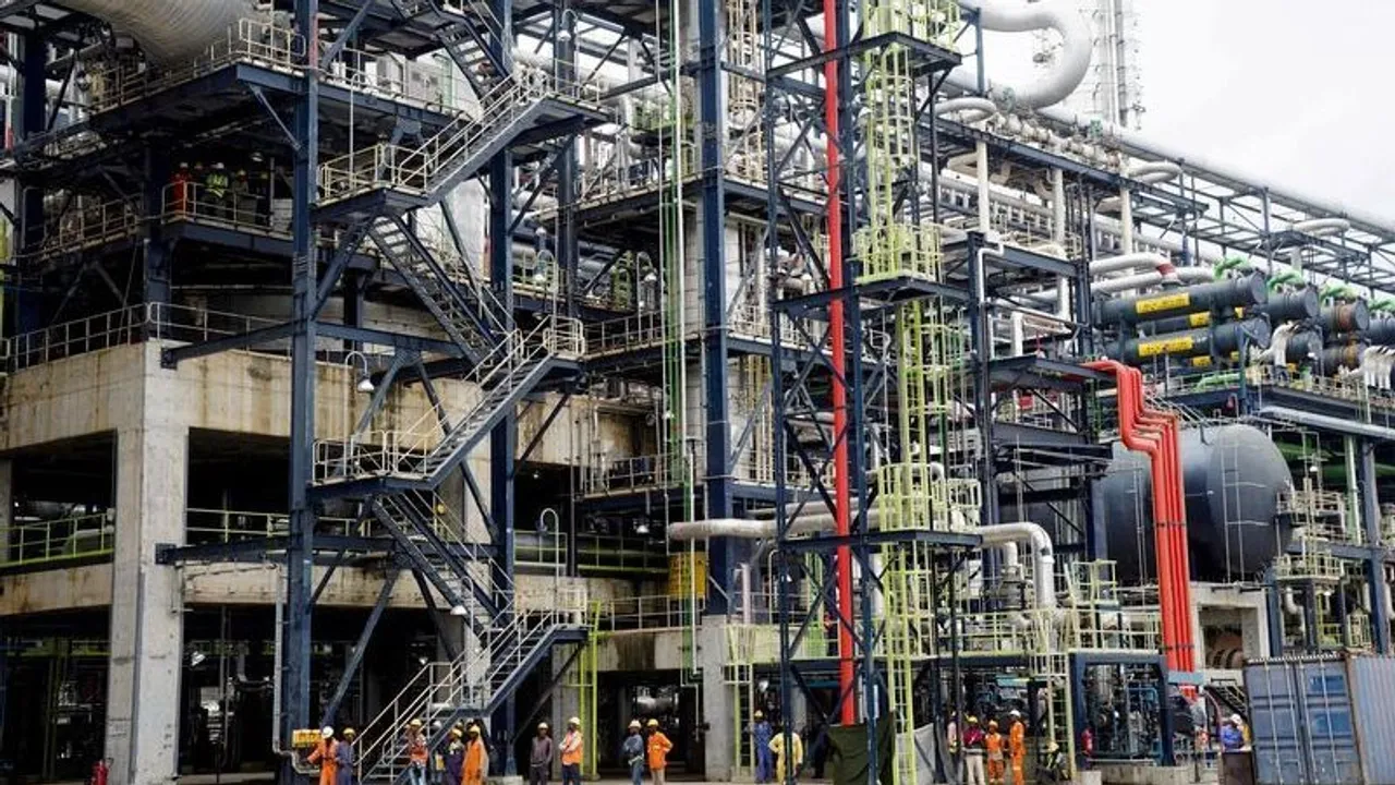 Nigerian parliament to look into row between regulator and Dangote over fuel imports