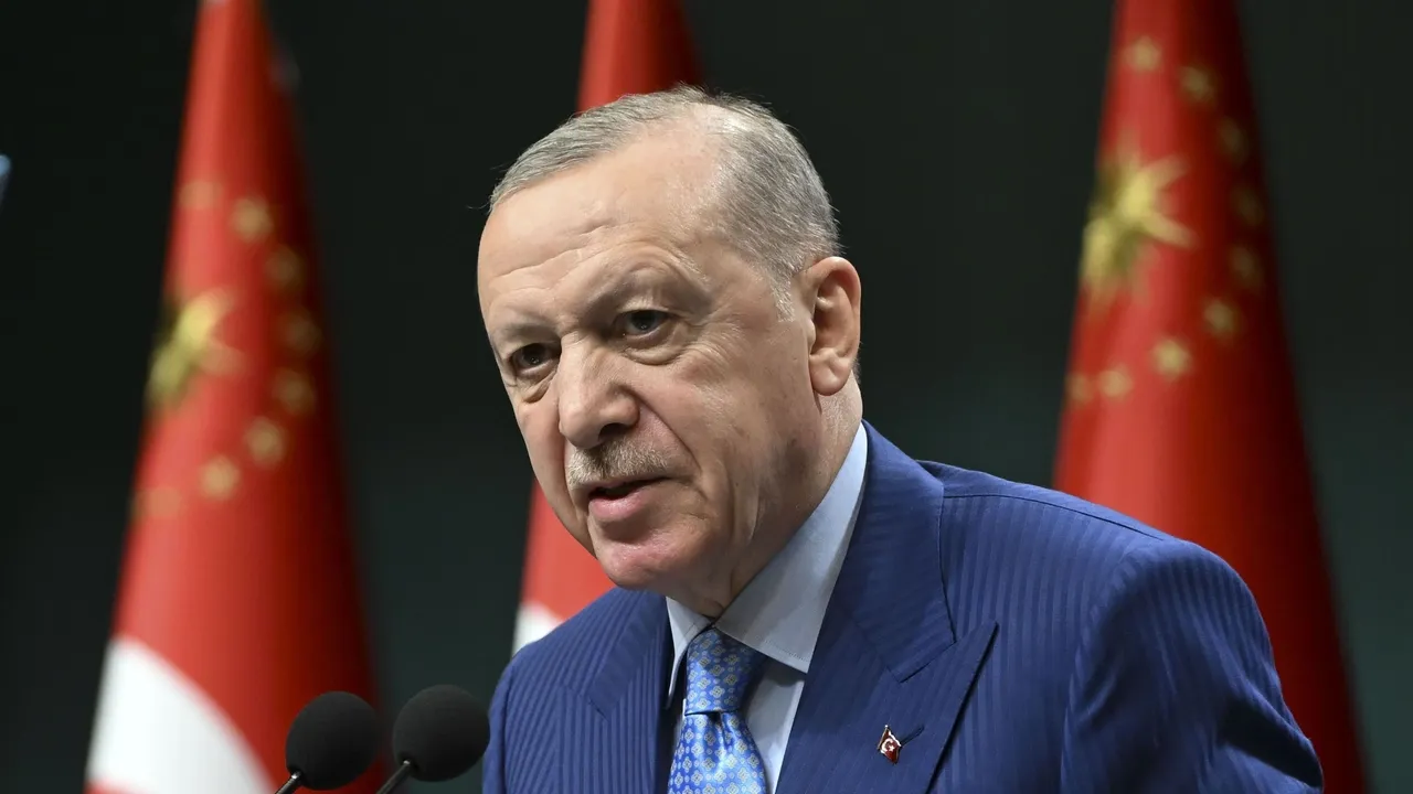 Ärdoğan kisätte: “Qara diñgezdä yök korablarına höcümnär berkemneñ dä faydasına tügel”