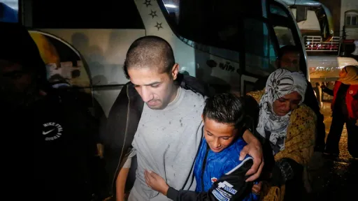 ارتش اسرائیل ۱۰ اسرای فلسطینی دیگر را پس از ماه‌ها بازداشت آزاد کرد