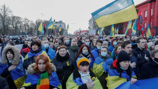 Большинство украинцев не хотят отдавать Донбасс?