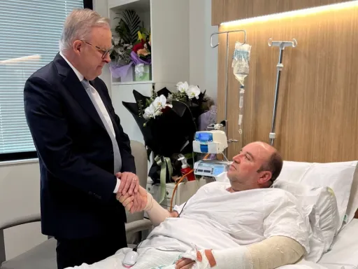 "Você é um herói australiano" - Primeiro-Ministro Albanese elogia o muçulmano que desarmou atirador