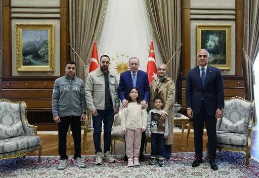 Presidenti Erdoğan takohet me familjen e 6-vjeçares Hind Rajab që u vra në sulmin izraelit në Gaza