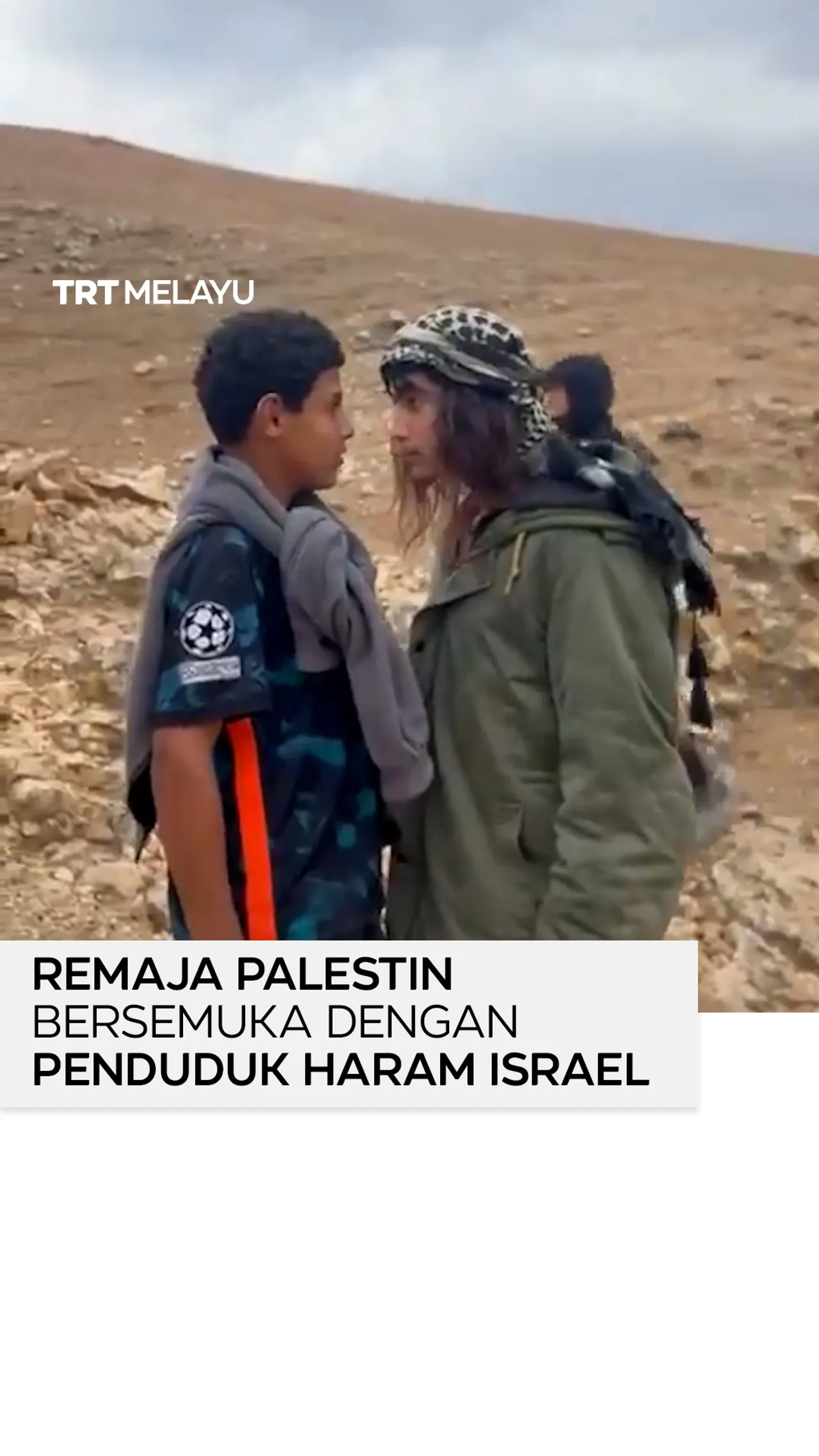 Remaja Palestin bersemuka dengan penduduk haram Israel