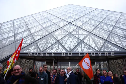 Louvre Museum remains closed as union members strike
