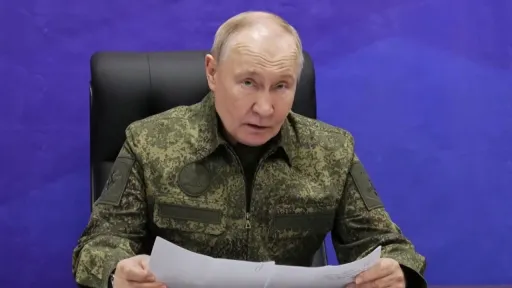 Путин обвинил НАТО в подготовке к войне