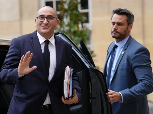 フランス内務省にサイバー攻撃　数十件の機密ファイルが不正アクセスされたと発表