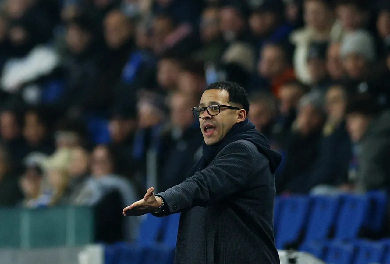 Premier League : Chelsea confirme l'arrivée de l'entraîneur anglais de Strasbourg, Liam Rosenior