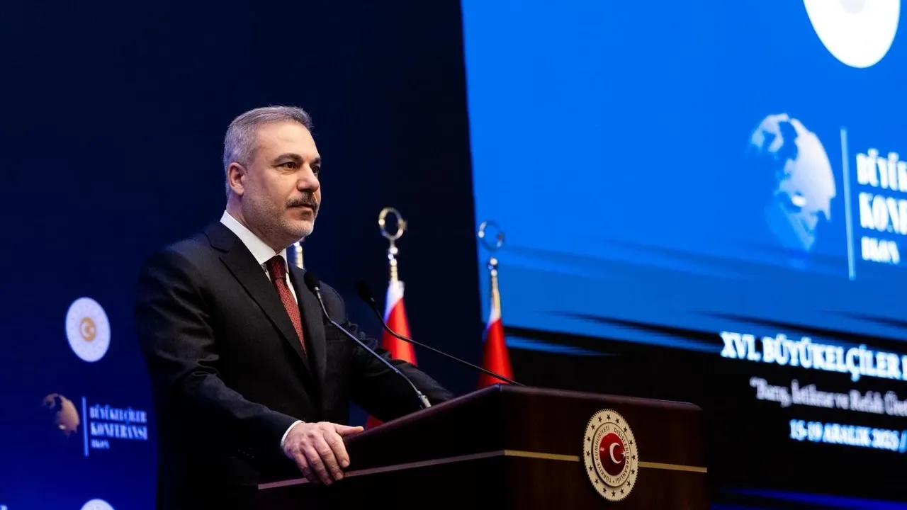 フィダン外相、違反行為の増加を受け、トルコはガザ停戦の第2段階実施を求めて圧力強化