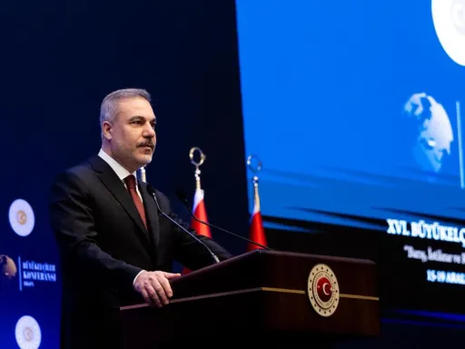 フィダン外相、違反行為の増加を受け、トルコはガザ停戦の第2段階実施を求めて圧力強化