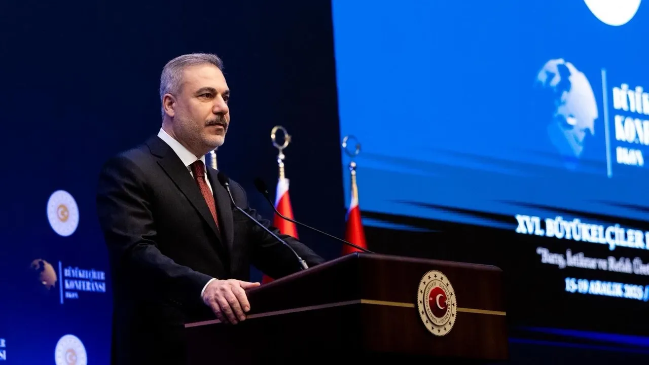 Fidan: Türkiye pressiona pela segunda fase do cessar-fogo em Gaza com o aumento das violações