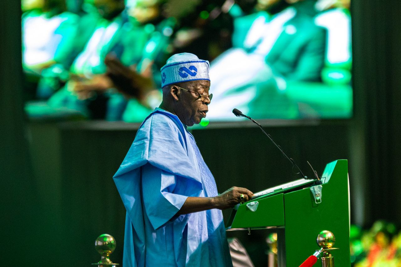Shugaban Nijeriya Tinubu ya gabatar da kasafin kuɗin shekarar 2026 na ...