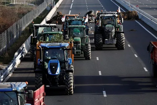 France: les agriculteurs lèvent les barrages pour mieux revenir en janvier