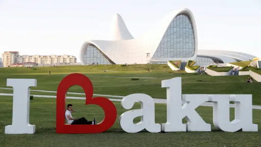 Азербайджан запрещает электронные сигареты