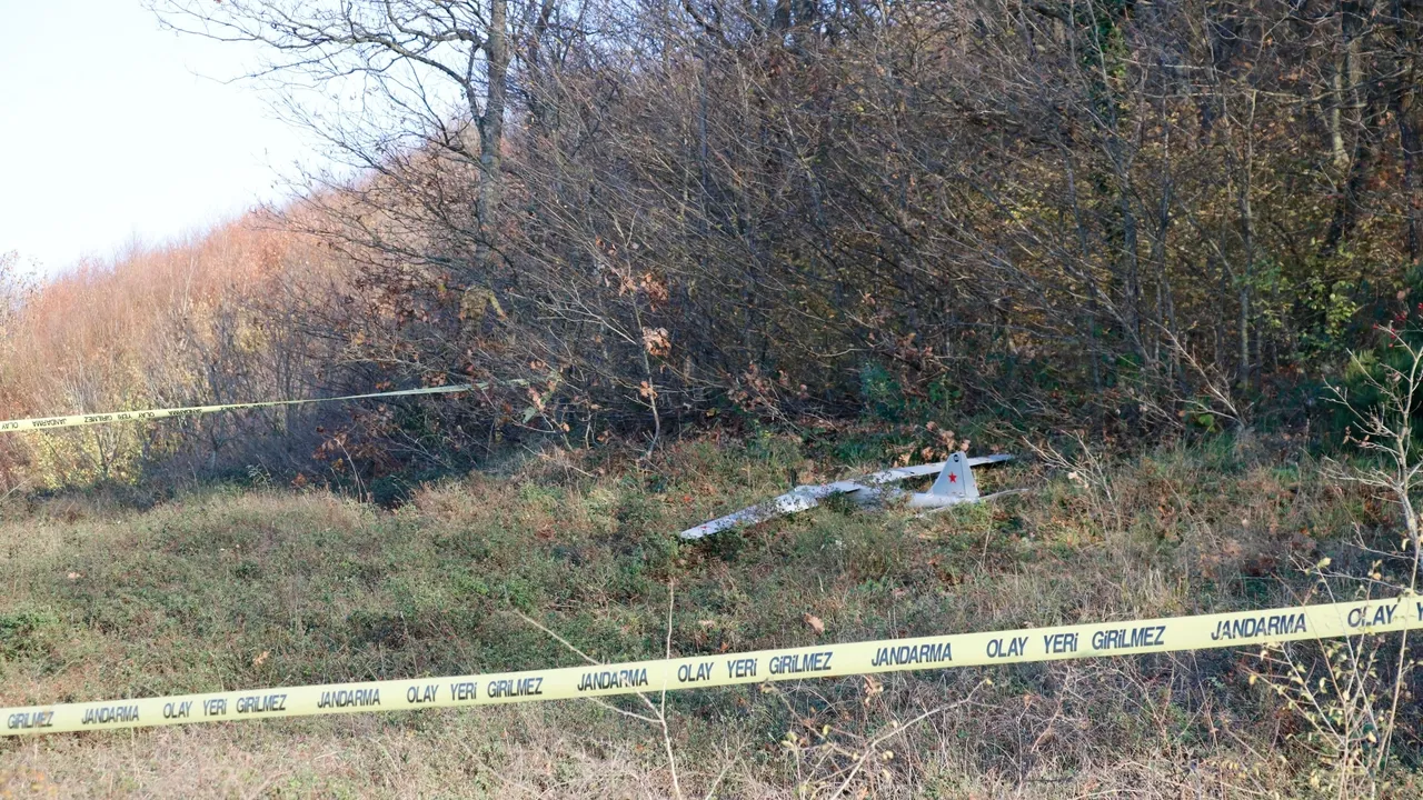 السلطات التركية تعلن العثور على طائرة استطلاع مسيّرة روسية الصنع بإزميت
