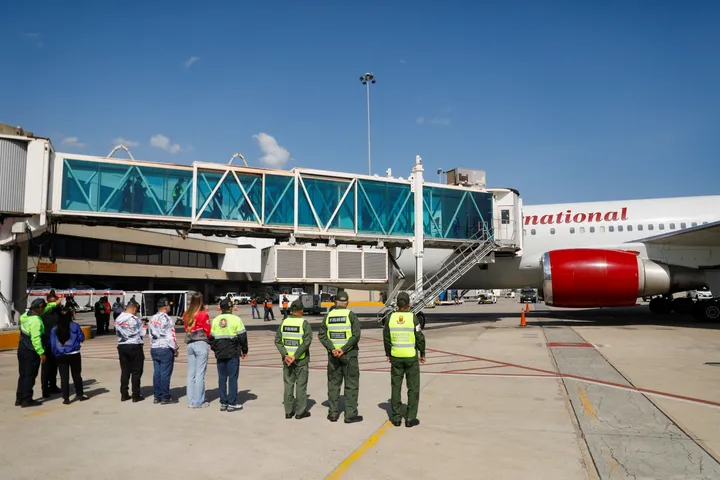 Venezuela reauthorises US deportation flights after brief suspension