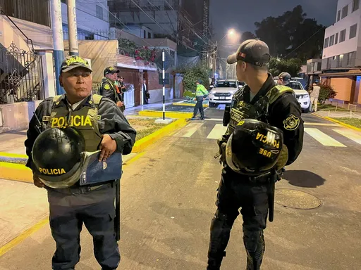 Peru presidential hopeful survives shooting attack