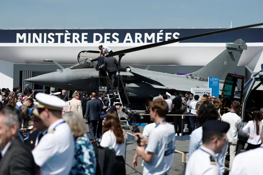 Défense: accord entre l'UE et le Canada sur la participation à un programme européen d'armement