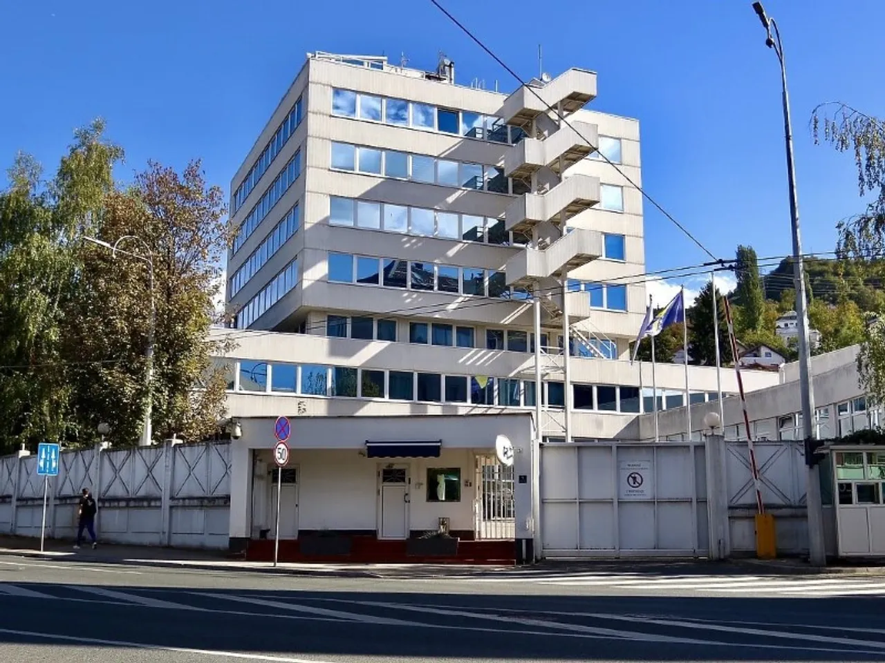 Schmidtov zamjenik na sastanak UO PIC-a pozvao šefove klubova stranaka u Predstavničkom domu PSBiH