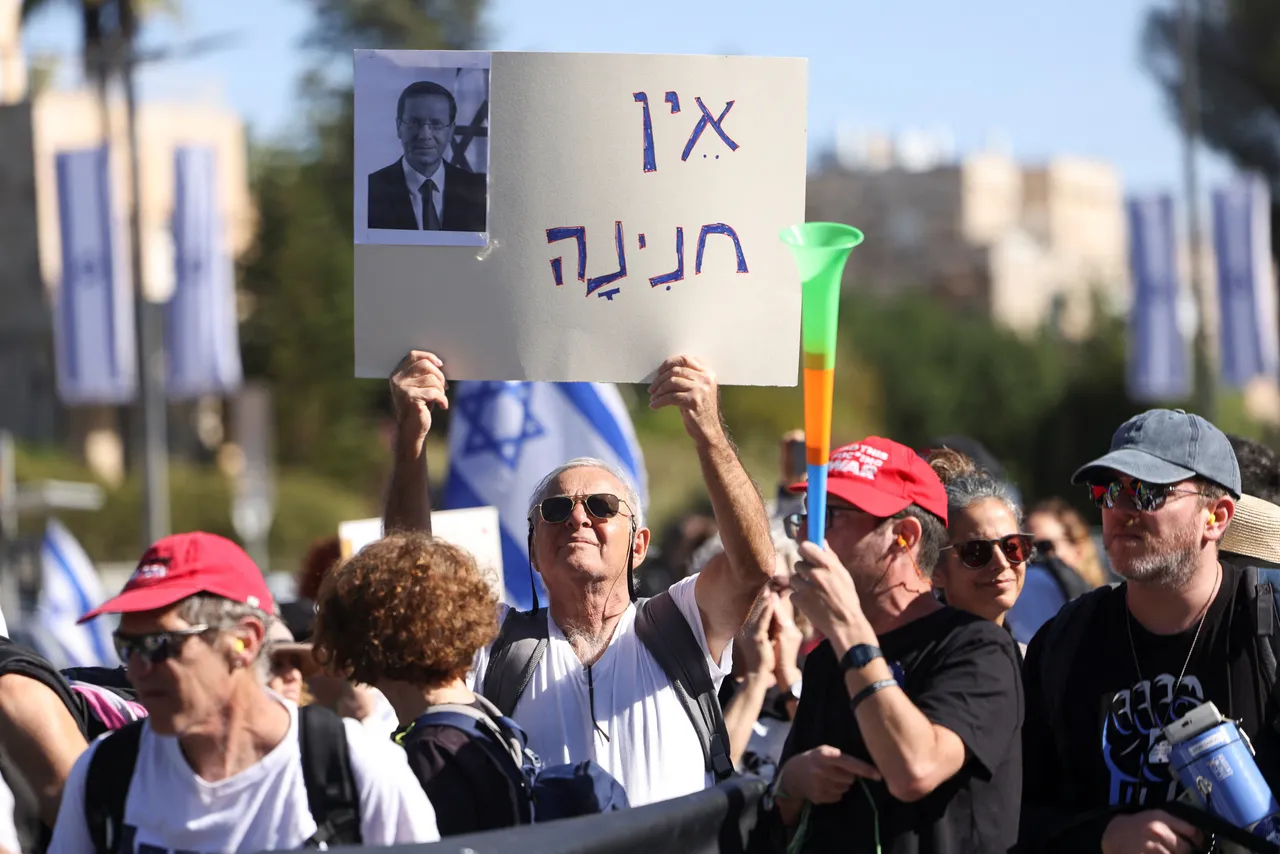 ממאבק משפטי לעסקאות חשאיות: נתניהו בין חנינה להסדר טיעון