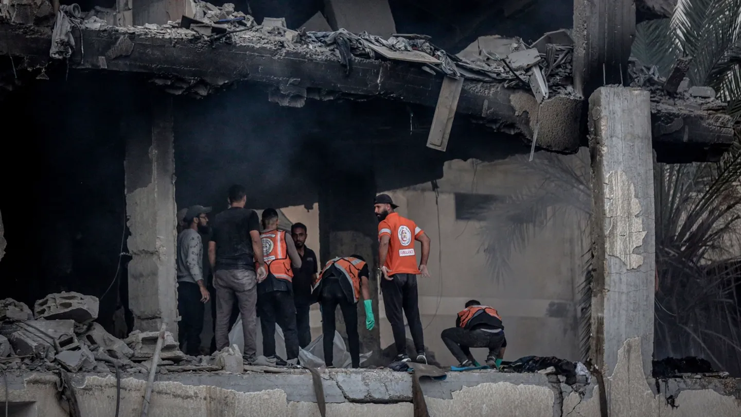 Ataques israelitas ferem 5 palestinianos em mais uma violação do cessar-fogo em Gaza