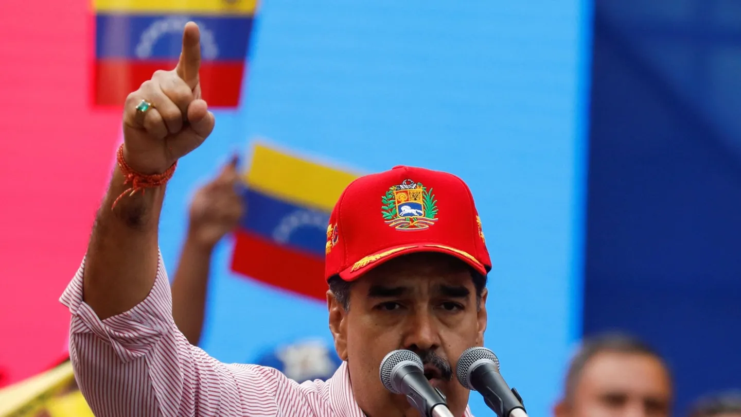 Maduro, da Venezuela, promete 'lealdade absoluta' à medida que as tensões com os EUA se aprofundam