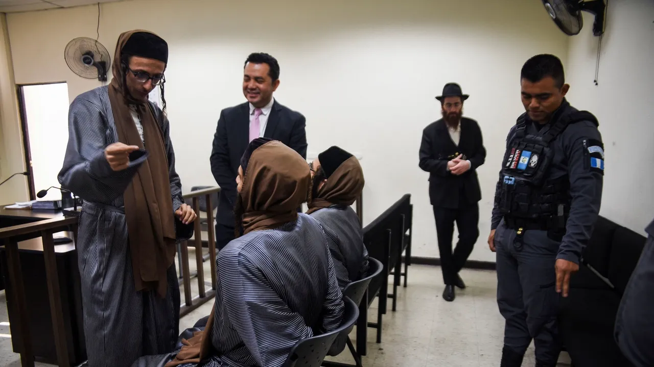 Колумбия еврей сектасының мүшелерін елден шығарды