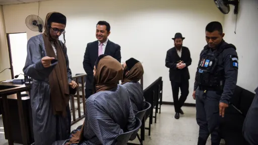 Колумбия еврей сектасының мүшелерін елден шығарды