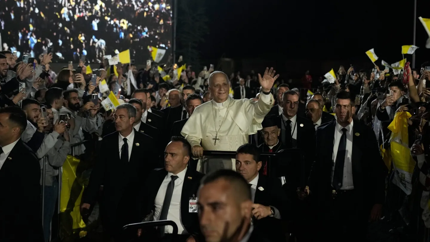 Papa apela à unidade em encontro de líderes muçulmanos e cristãos em Beirute
