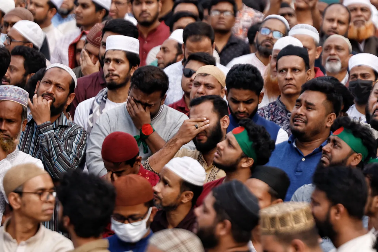 Killers of Bangladeshi activist Hadi fled to India: Dhaka