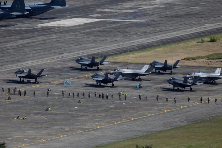 US, Venezuela jam GPS signals in Caribbean amid escalating tensions