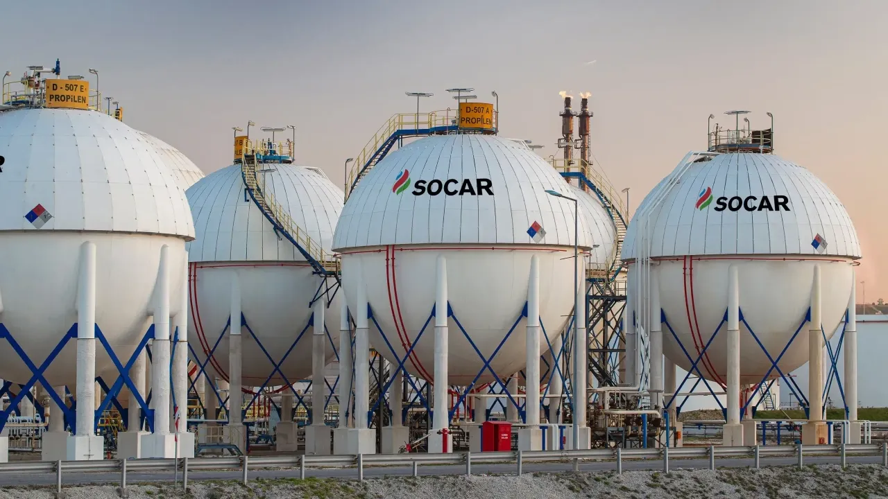 اولین محموله فرآورده‌های نفتی آذربایجان به ارمنستان رسید