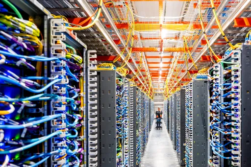 Nederland diep in de Amerikaanse cloud: Kamer en experts bezorgd over afhankelijkheid