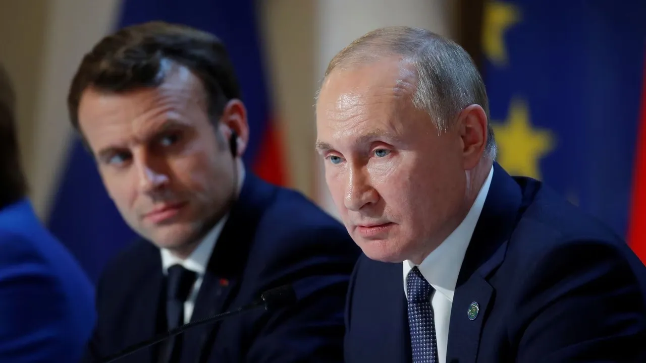 Путин готов к разговору с Макроном
