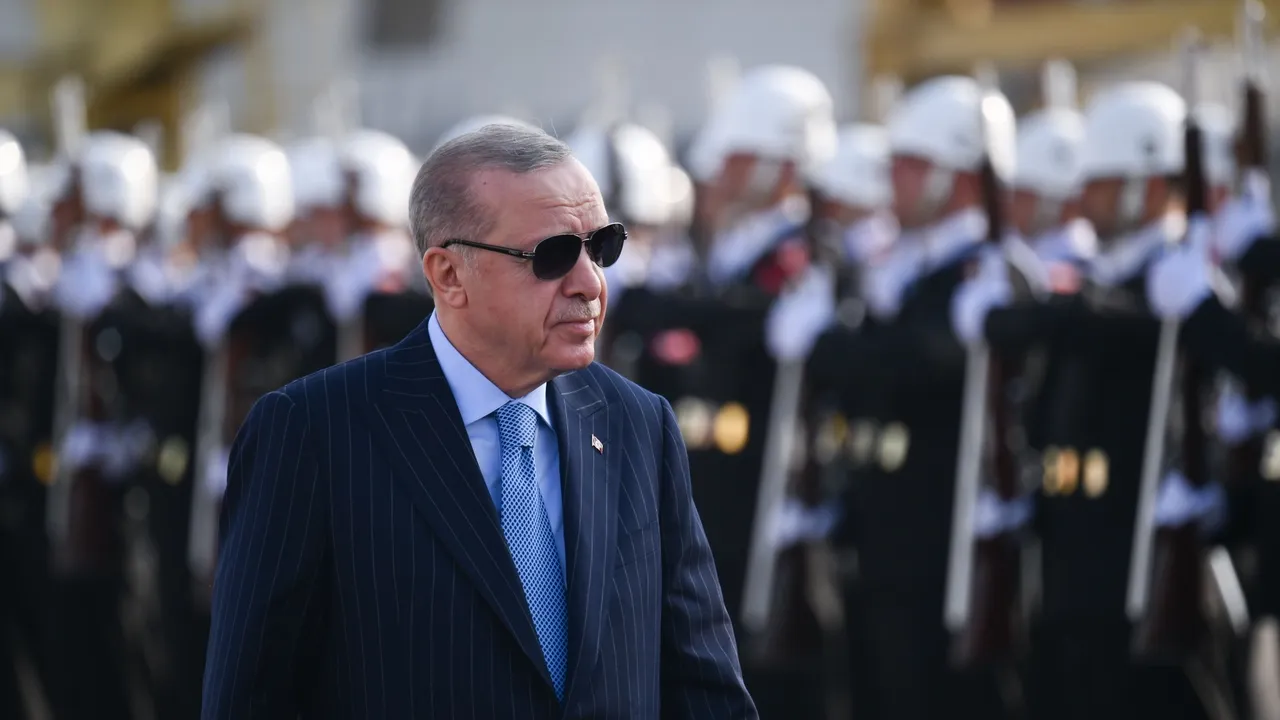 Эрдоган: «Түркиянын коргонуу экспорту 11 айда 30 пайызга өстү»