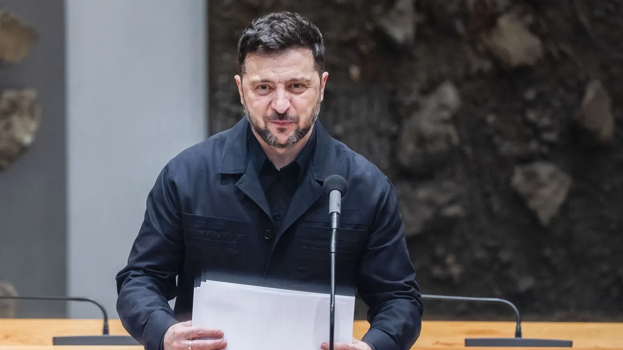 Ukraina parlamentı xärbi xäl şartlarında saylawlar ütkärü mömkinlegen qarıy