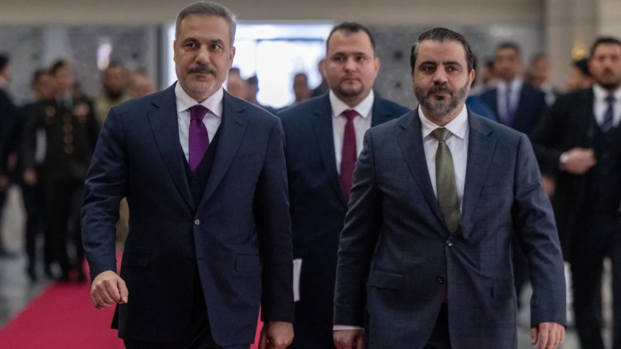 Турция предостерегает СДС от срыва диалога