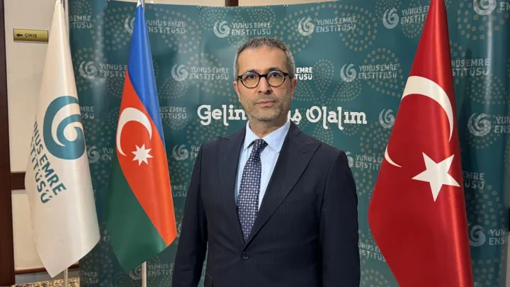 برنامه مؤسسه یونس امره برای آموزش زبان ترکی با فناوری هوش مصنوعی