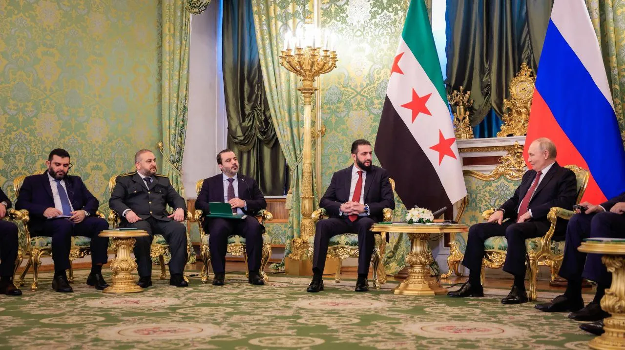 وزيرا الخارجية والدفاع السوريان يصلان موسكو لإجراء مباحثات مع المسؤولين الروس