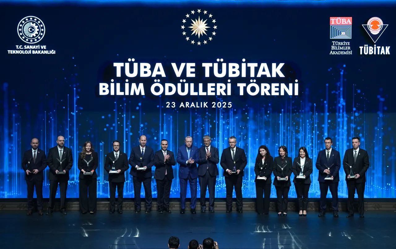 ئەردوغان: «تۈركىيە تۇنجى دەرىجىدىن تاشقىرى كۆلەملىك بۇلۇت رايونىنى قۇرىدۇ»