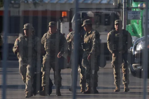 US Supreme Court blocks Trump admin from deploying National Guard to Chicago