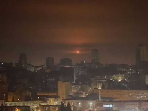 Rússia lança ataque aéreo contra Kiev em meio a negociações de paz