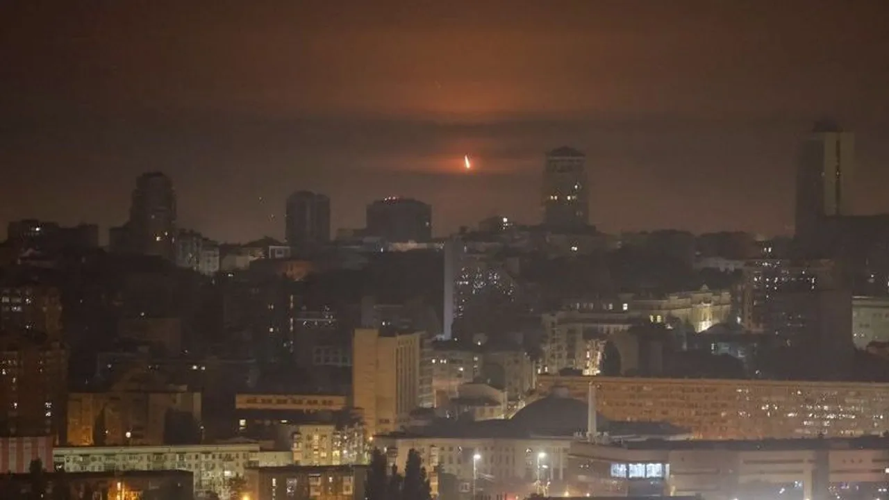 Rusiya dövləti Ukrayna ilə sülh danışıqları zamanı Kiyevə hava hücumu həyata keçirib