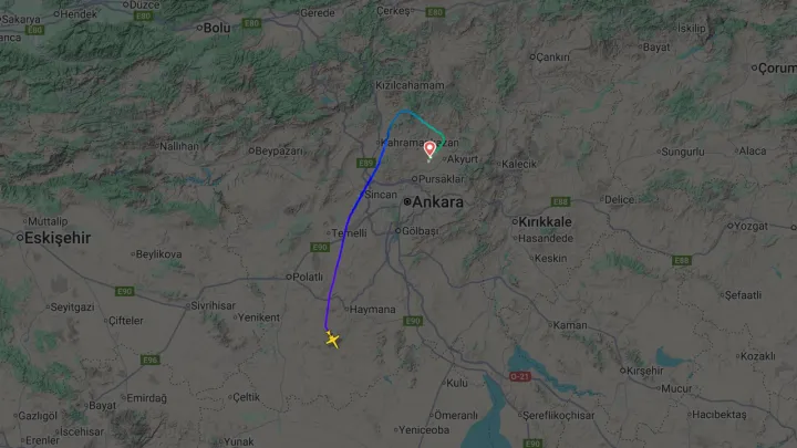 وزير الداخلية التركي يعلن فقدان الاتصال بطائرة تقل رئيس الأركان الليبي