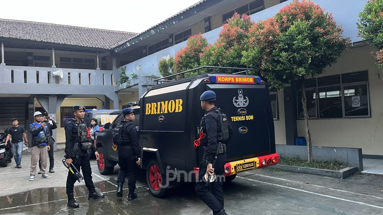 Polisi dalami pesan teror bom ke 10 sekolah di Depok