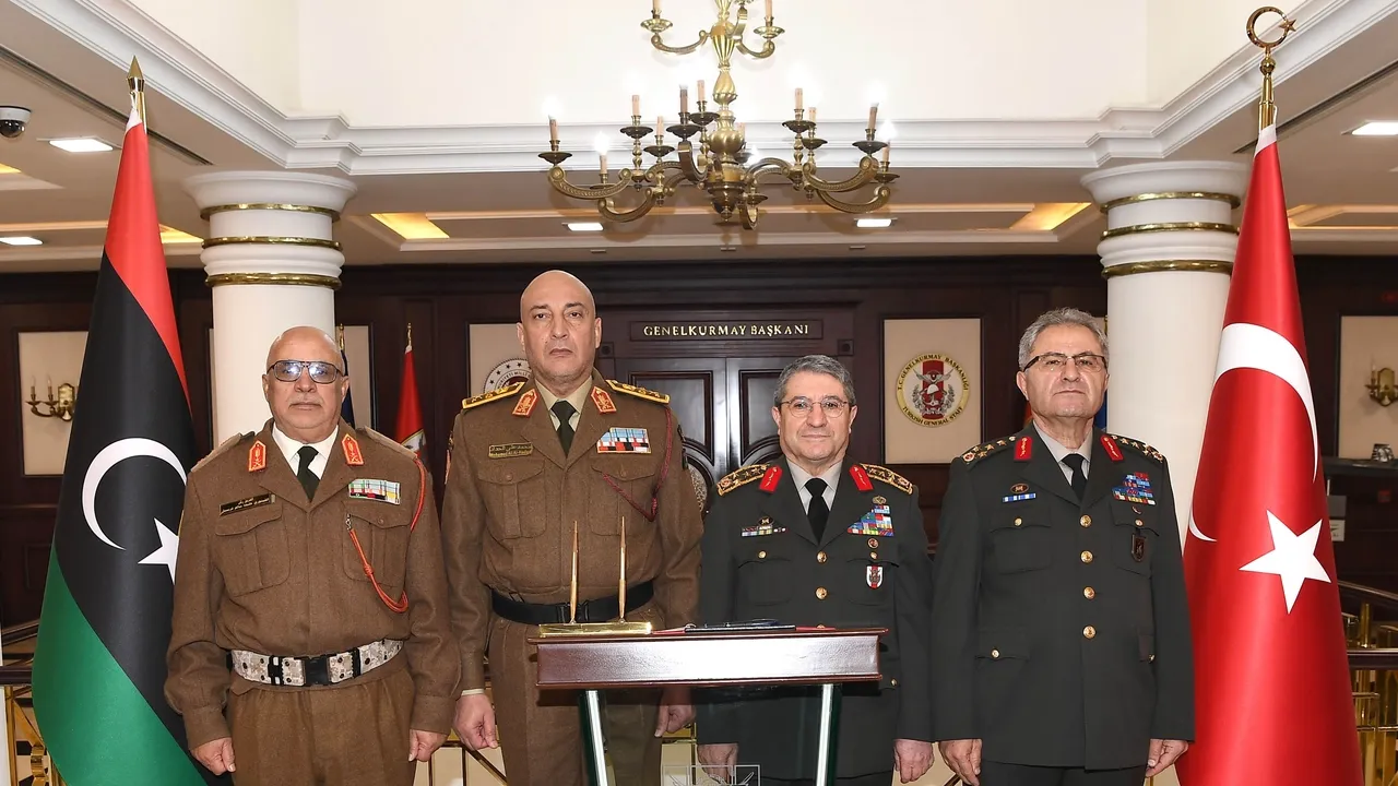 Líbia declara três dias de luto após chefe do exército morrer em acidente de avião perto de Ancara