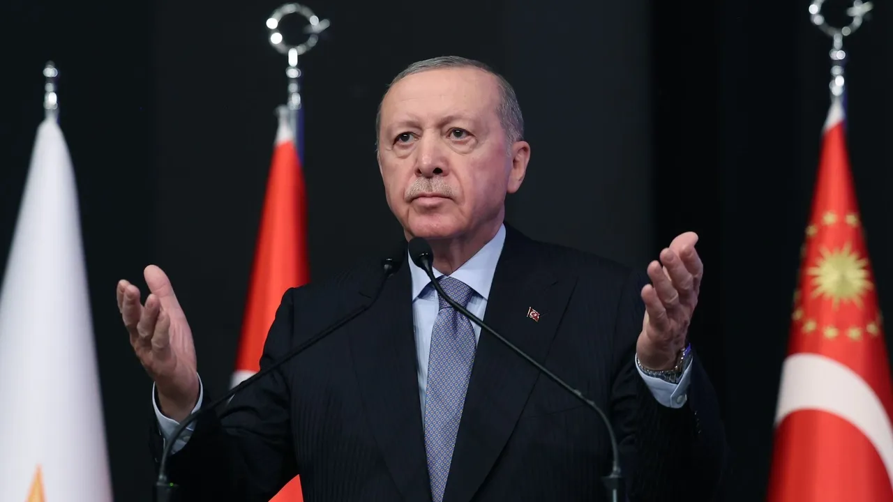 الرئيس أردوغان يعزي ليبيا حكومة وشعباً في مصرع رئيس الأركان ومرافقيه