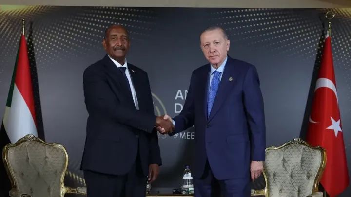 بدعوة من أردوغان.. البرهان يزور أنقرة لبحث العلاقات الثنائية والأوضاع في السودان