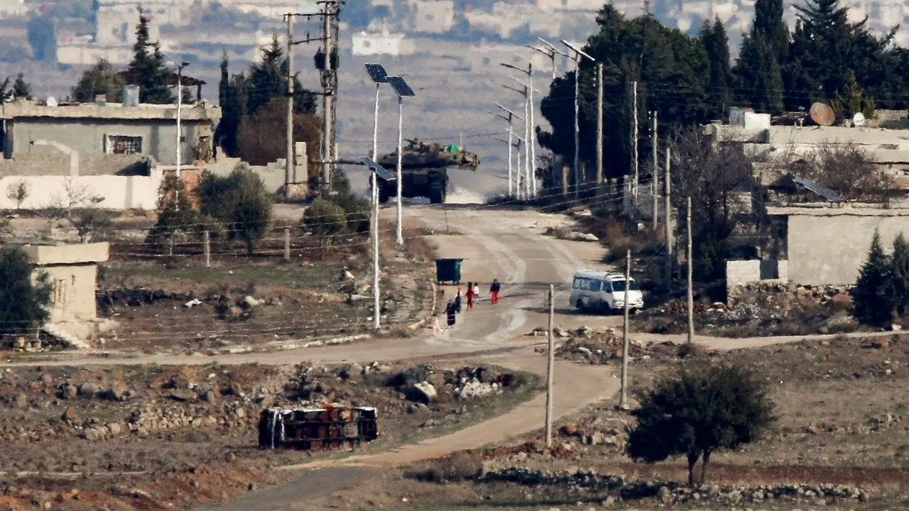 الاحتلال يعتدي على نساء وأطفال في القنيطرة بسوريا.. واشتباكات وإجراءات أمنية باللاذقية وحلب