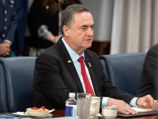 Ministro da Defesa de Israel promete manter ofensiva em Gaza, Líbano, Síria e Iémen