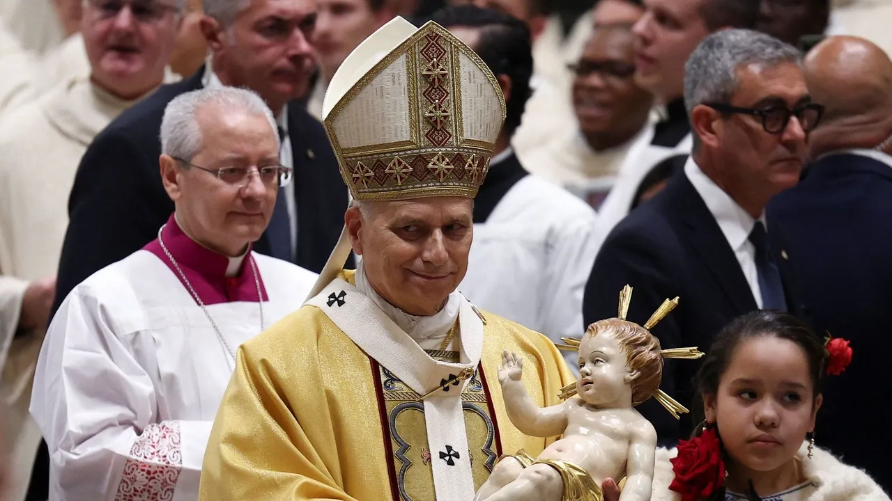 Papa Leão celebra a véspera de Natal com a primeira missa como pontífice